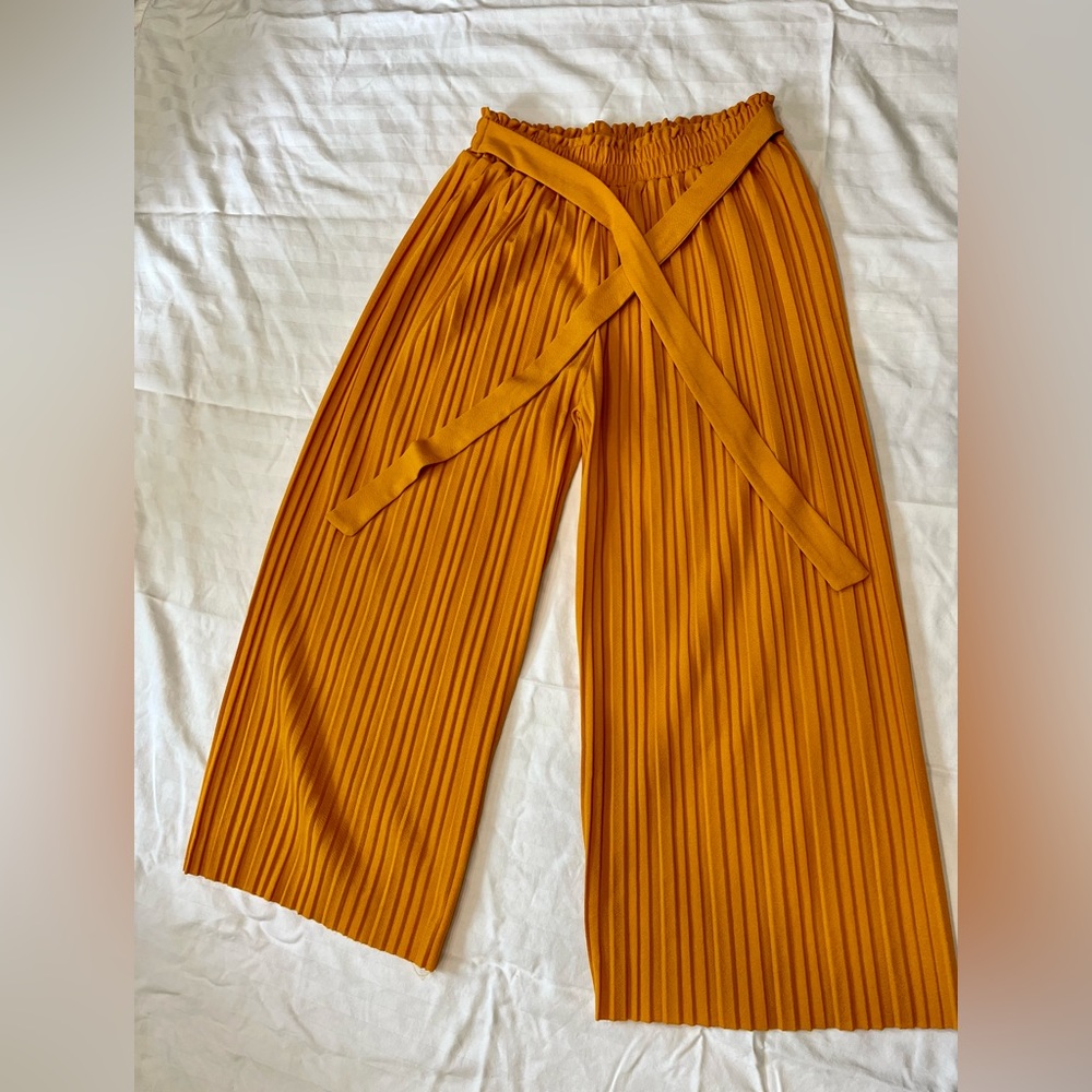 Mustard Pleated Crop Pants